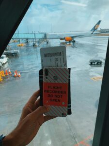 Leia mais sobre o artigo No-show: A companhia aérea pode cancelar minha passagem por eu não ter comparecido?